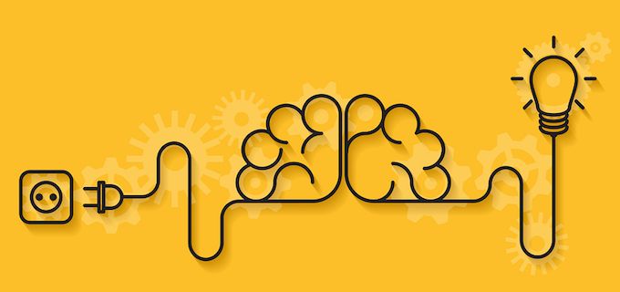 Ілюстрація еволюції освітніх технологій: мозок, лампочка та підключення знань