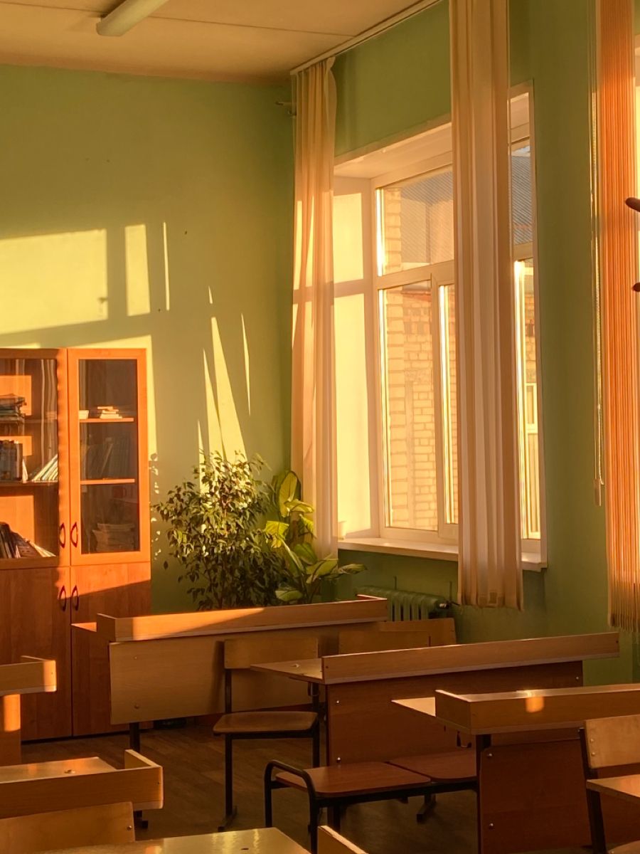 Навчальний клас із партами — простір для практики та взаємодії у «перевернутому класі»